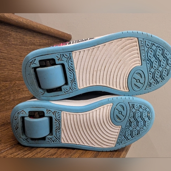 Heelys  Sz 1 Skate Shoes black & teal with embroidery - Picture 5 of 7